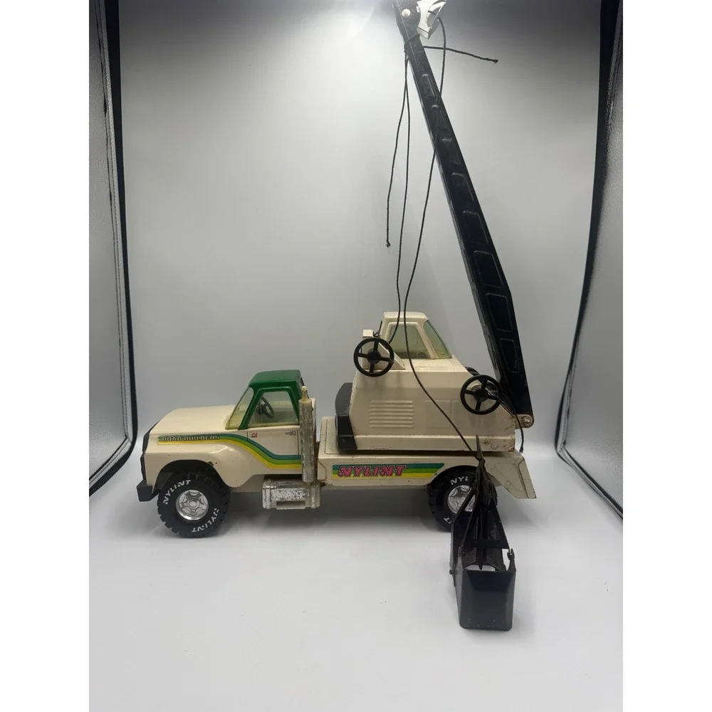 Vintage Nylint Road Builders Pressed Steel Crane‎ Truck Clamshell Bucket Cream